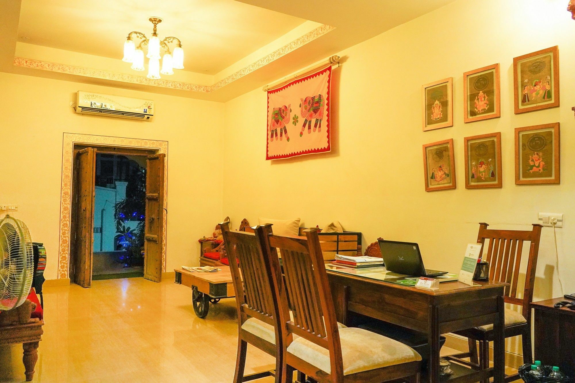 Hotel Raj Kothi Jaipur Airport Exterior photo